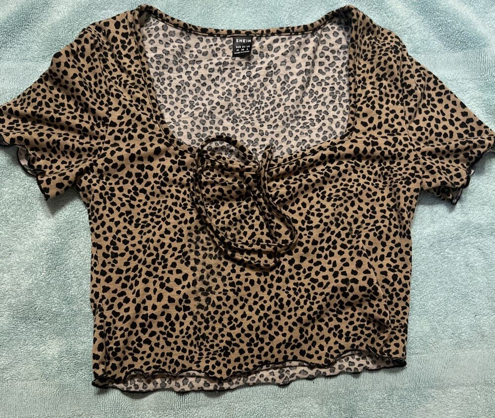 SHEIN Tie Front Cheetah Print Top Women’s 6